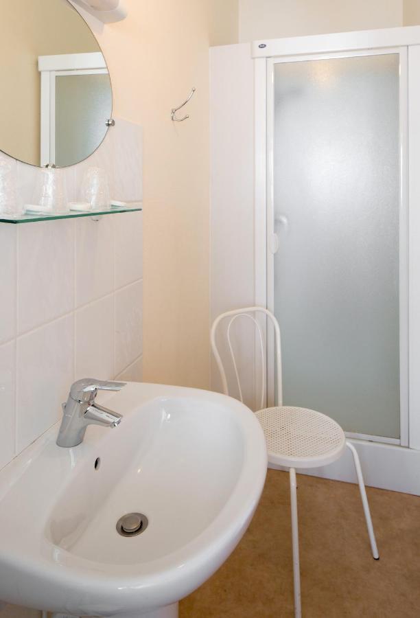 Hotel De France Montmarault Dış mekan fotoğraf